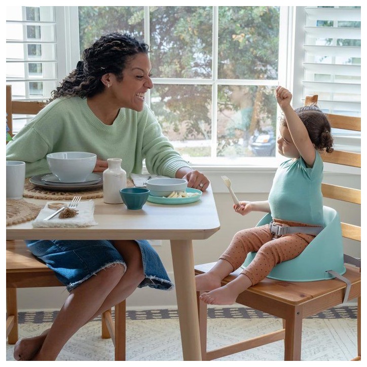 Rehausseur Ingenuity My Spot Easy-Clean Baby, harnais 3 points, sangles amovibles et lavables - Ardoise Rehausseur Ingenuity My Spot Easy-Clean Baby, harnais 3 points, sangles amovibles et lavables - Ardoise