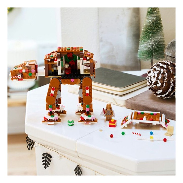 LEGO Star Wars 40806 - AT-AT Walker Façon Pain d'Épices + Dark Vador - Set pour Enfant - A partir de 10 ans LEGO Star Wars 40806 - AT-AT Walker Façon Pain d'Épices + Dark Vador - Set pour Enfant - A partir de 10 ans