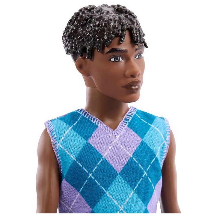 Poupée - BARBIE - Ken Fashionista JJN67 - Polo carreaux - Look tendance - Tenue estivale Poupée - BARBIE - Ken Fashionista JJN67 - Polo carreaux - Look tendance - Tenue estivale