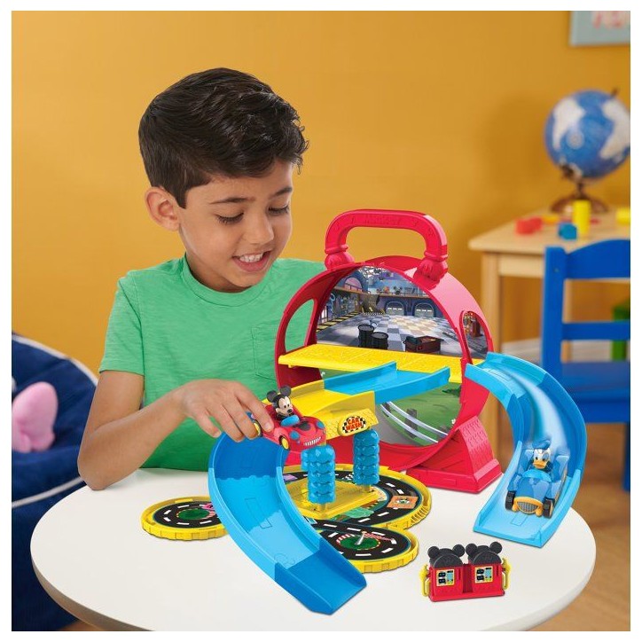 Garage transportable - DISNEY - Mickey Mouse Stow N' Go - 12 accessoires - 2 véhicules inclus Garage transportable - DISNEY - Mickey Mouse Stow N' Go - 12 accessoires - 2 véhicules inclus