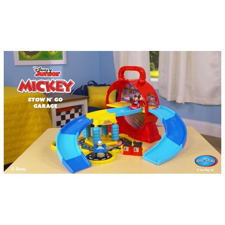 Garage transportable - DISNEY - Mickey Mouse Stow N' Go - 12 accessoires - 2 véhicules inclus Garage transportable - DISNEY - Mickey Mouse Stow N' Go - 12 accessoires - 2 véhicules inclus