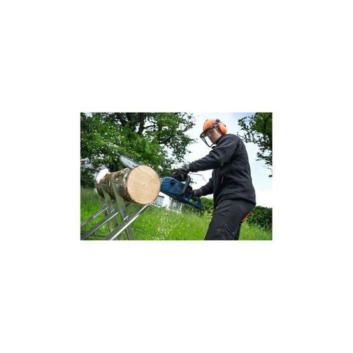 Bosch Professional 18V Tronçonneuse a chaîne GKE 18V-40 (guide-chaîne 40 cm, moteur sans charbon, clé intégrée en T) sans Bosch Professional 18V Tronçonneuse a chaîne GKE 18V-40 (guide-chaîne 40 cm, moteur sans charbon, clé intégrée en T) sans