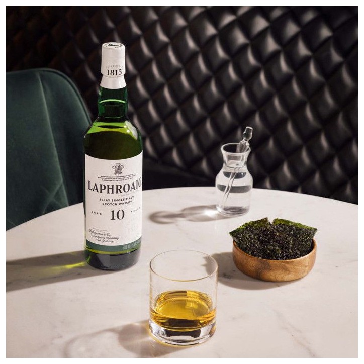 Laphroaig - 10 ans - Islay Single Malt Scotch Whisky avec Étui - 40,0% Vol. - 70cl