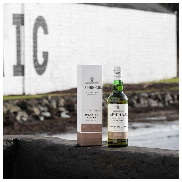 Laphroaig - Quarter Cask - Islay Single Malt Scotch Whisky avec Étui - 48,0% Vol. - 70cl