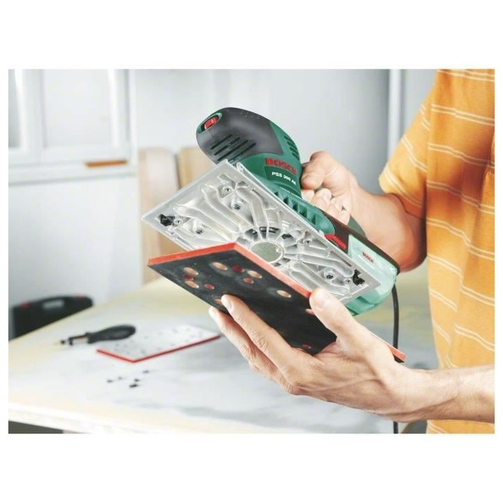 Ponceuse vibrante - BOSCH - PSS 300 AE Microfiltre - Filaire - 250W - Régulier Ponceuse vibrante - BOSCH - PSS 300 AE Microfiltre - Filaire - 250W - Régulier