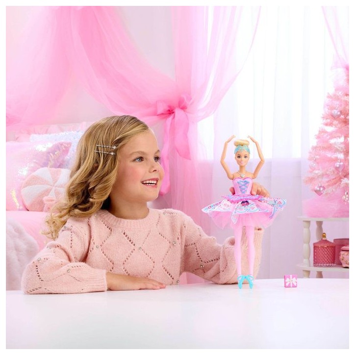 Poupée mannequin - Barbie - Clara dans Casse-Noisette tutu transformable - Boîte cadeau incluse - Des 3 ans Poupée mannequin - Barbie - Clara dans Casse-Noisette tutu transformable - Boîte cadeau incluse - Des 3 ans