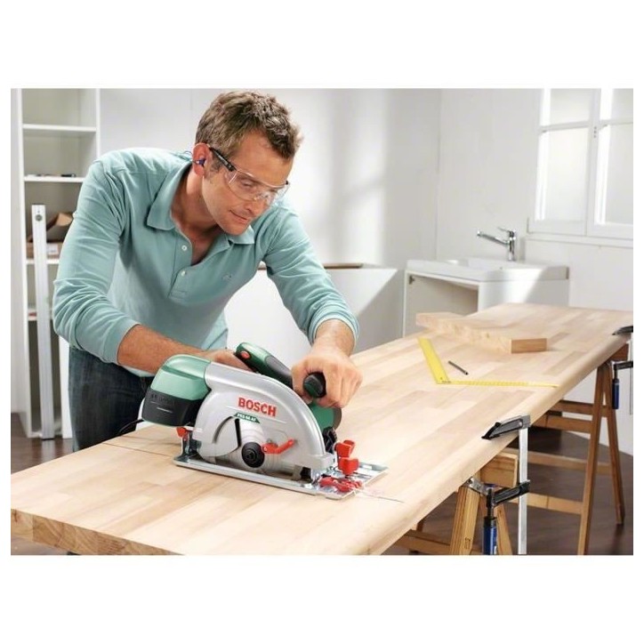 Scie circulaire filaire Bosch - PKS 66 AF - 1600W - 66mm de profondeur de coupe