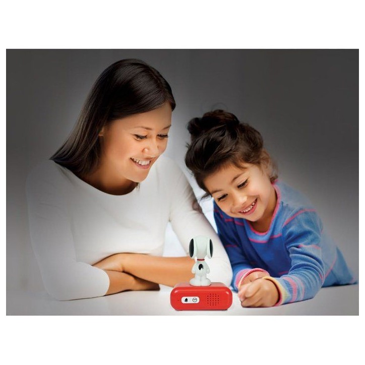 LEXIBOOK - Réveil veilleuse Snoopy - Sons et mélodies, écran LCD rétro-éclairé et lumineux - Blanc, Rouge