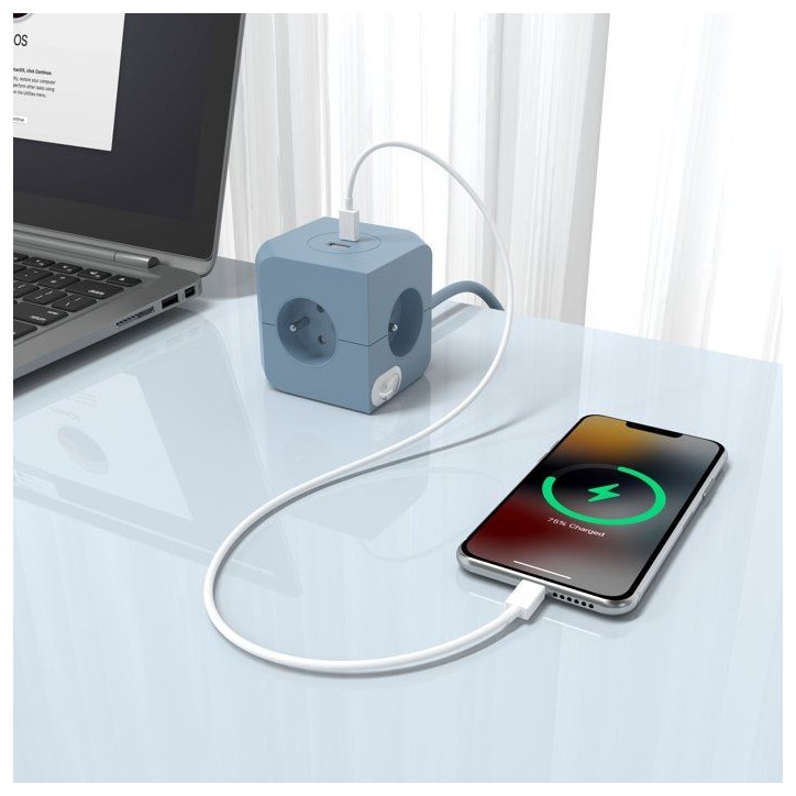 Cube multiprise avec double port USB - LINK2HOME - 4 prises secteur 16A - 2 ports USB - 3680 W max - Bleu Cube multiprise avec double port USB - LINK2HOME - 4 prises secteur 16A - 2 ports USB - 3680 W max - Bleu
