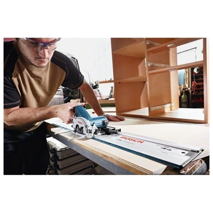 Scie circulaire Bosch Professional GKS 12V-26 - Compacte et maniable pour le travail du bois Scie circulaire Bosch Professional GKS 12V-26 - Compacte et maniable pour le travail du bois