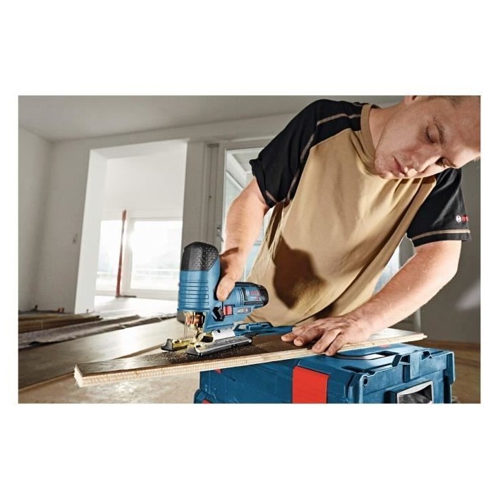 Scie sauteuse - BOSCH - GST 12V-70 - 12V - Légere et compacte - Systeme SDS Scie sauteuse - BOSCH - GST 12V-70 - 12V - Légere et compacte - Systeme SDS