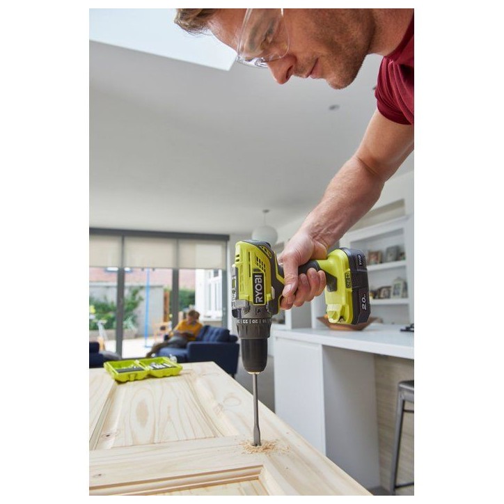 RYOBI Perceuse-visseuse a percussion 18V ONE+ 50Nm - batterie 2Ah + chargeur - sac de transport inclus - R18PD3-220S