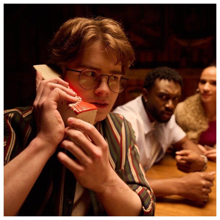 Murder Phone - SPINMASTER - Jeu d'ambiance intéractif - A Partir De 13 Ans