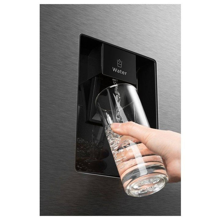 Réfrigérateur américain - TCL - RC605SXD0 - Multi-portes - Enchâssable - 605 L - Gris inox Réfrigérateur américain - TCL - RC605SXD0 - Multi-portes - Enchâssable - 605 L - Gris inox