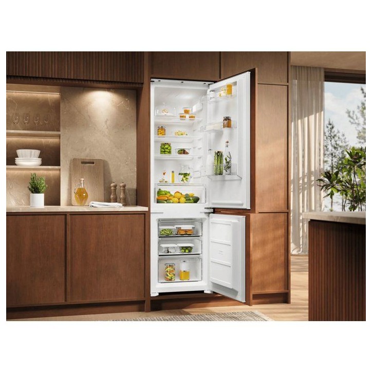 Réfrigérateur combiné - ELECTROLUX - ENS3SE18S - Encastrable - 249L - 176,3 x 54 x 54,1 cm - Blanc Réfrigérateur combiné - ELECTROLUX - ENS3SE18S - Encastrable - 249L - 176,3 x 54 x 54,1 cm - Blanc