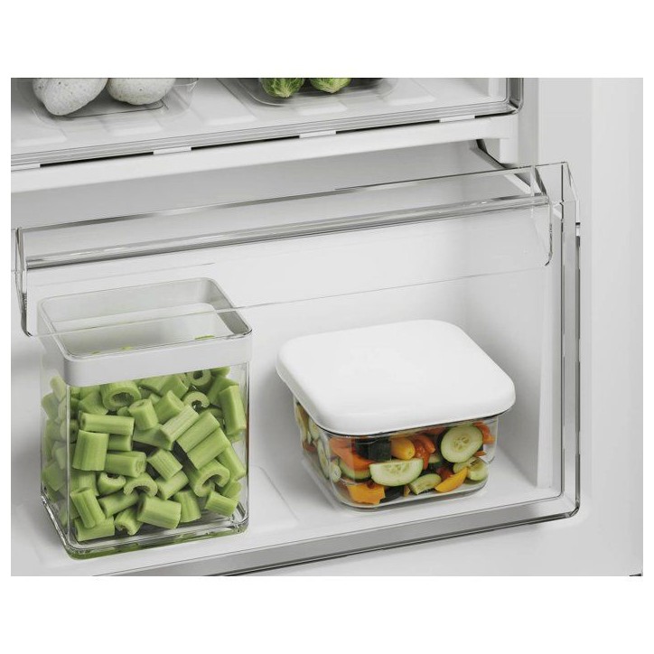Réfrigérateur combiné - ELECTROLUX - ENS3SE18S - Encastrable - 249L - 176,3 x 54 x 54,1 cm - Blanc Réfrigérateur combiné - ELECTROLUX - ENS3SE18S - Encastrable - 249L - 176,3 x 54 x 54,1 cm - Blanc
