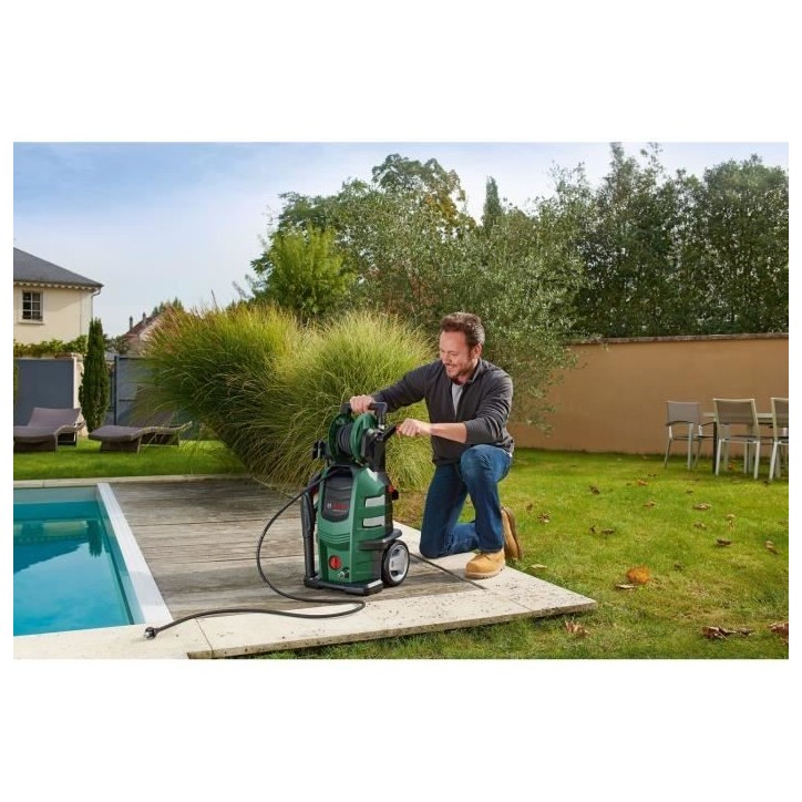 Nettoyeur haute-pression Bosch - AdvancedAquatak 160 - 2600W - 160 bar - Débit 570 L/h Nettoyeur haute-pression Bosch - AdvancedAquatak 160 - 2600W - 160 bar - Débit 570 L/h