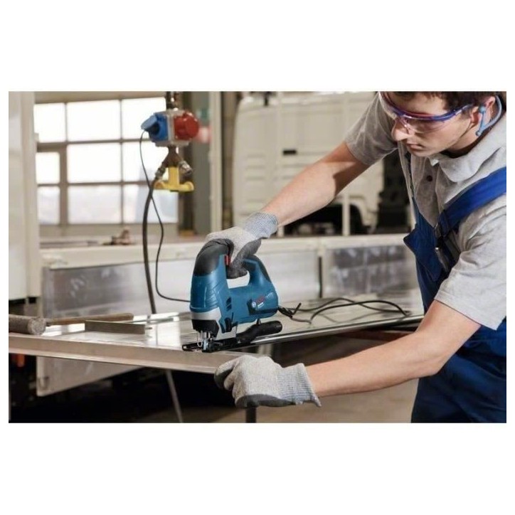 Scie sauteuse Bosch Professional GST 90 BE + 2 lames + Coffret - 060158F003 Scie sauteuse Bosch Professional GST 90 BE + 2 lames + Coffret - 060158F003