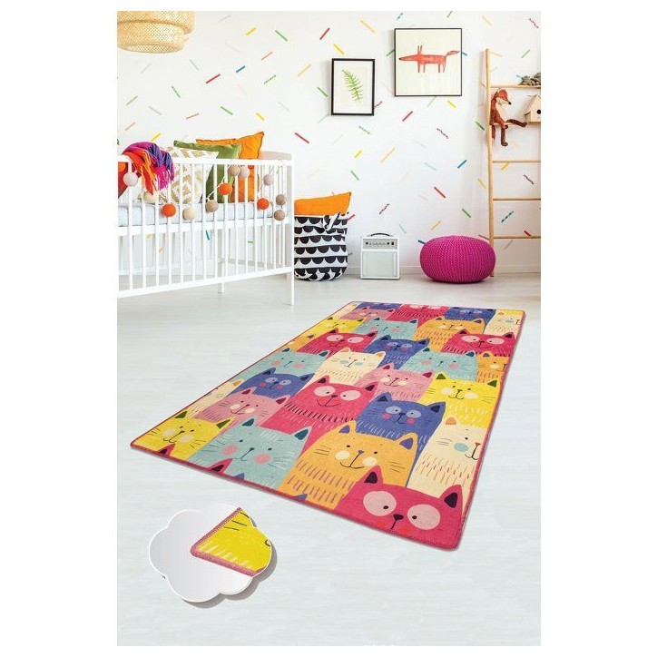 Tapis enfant 120 x 180 cm - Polyester - Hauteur poil : 8 mm - 700 gr/m² - Antibactérien - Revers antidérapant - Lavable en ma