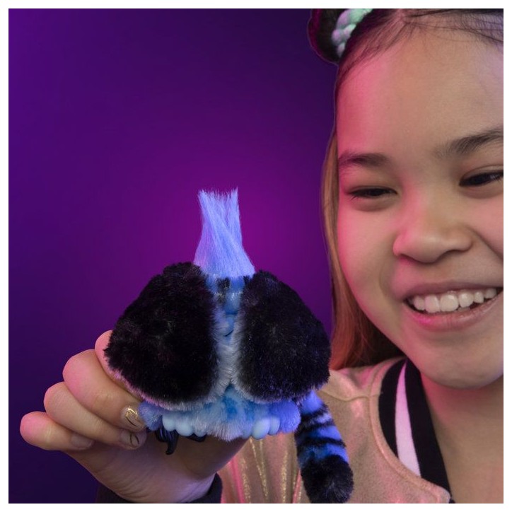 Furby Furblets Derpy le tigre, KPop Demon Hunters, mini peluche électronique de collection de 7,5 cm, pour enfant dès 6 ans
