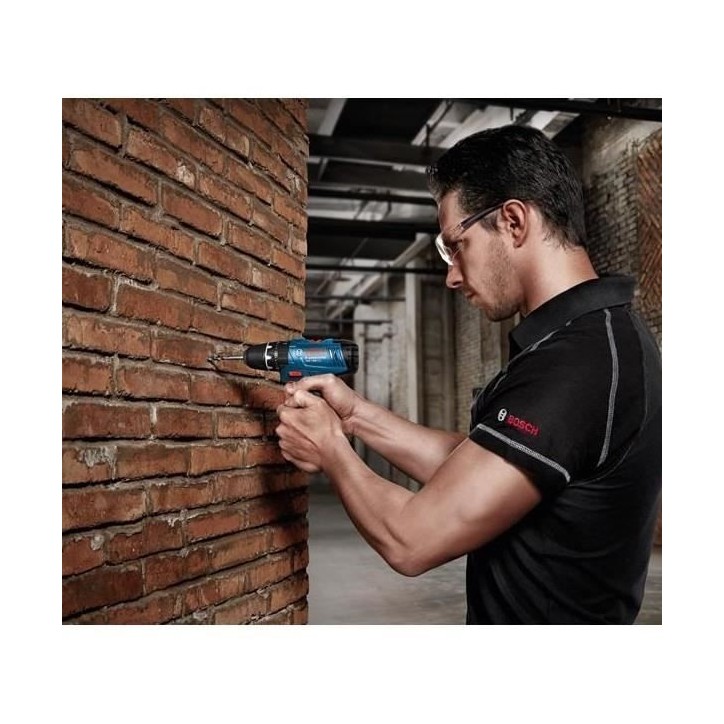 Perceuse-visseuse a percussion Bosch Professional GSB 12V-15, 2 batteries 2Ah et 4Ah, 1 chargeur et set d'accessoire - 06019B690 Perceuse-visseuse a percussion Bosch Professional GSB 12V-15, 2 batteries 2Ah et 4Ah, 1 chargeur et set d'accessoire - 06019B690