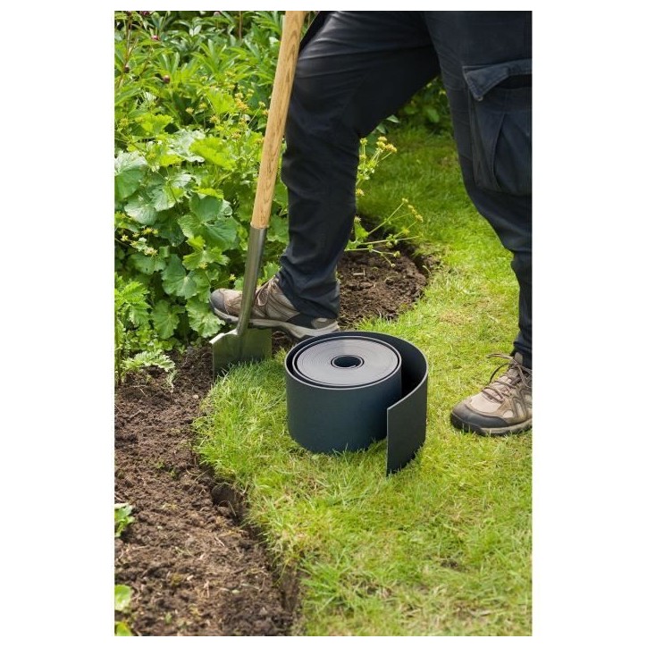 Bordure de jardin - NATURE - Noir - PE recyclé, épaisseur 3 mm - H7,5 cm x 10m - 10 Ancres noires - H19,5x 1,9x 1,8cm Bordure de jardin - NATURE - Noir - PE recyclé, épaisseur 3 mm - H7,5 cm x 10m - 10 Ancres noires - H19,5x 1,9x 1,8cm