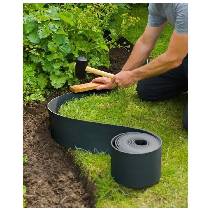 Bordure de jardin - NATURE - Noir - PE recyclé, épaisseur 3 mm - H15 cm x 10 m - 10 Ancres noires - H26,7 x 1,9 x 1,8cm Bordure de jardin - NATURE - Noir - PE recyclé, épaisseur 3 mm - H15 cm x 10 m - 10 Ancres noires - H26,7 x 1,9 x 1,8cm