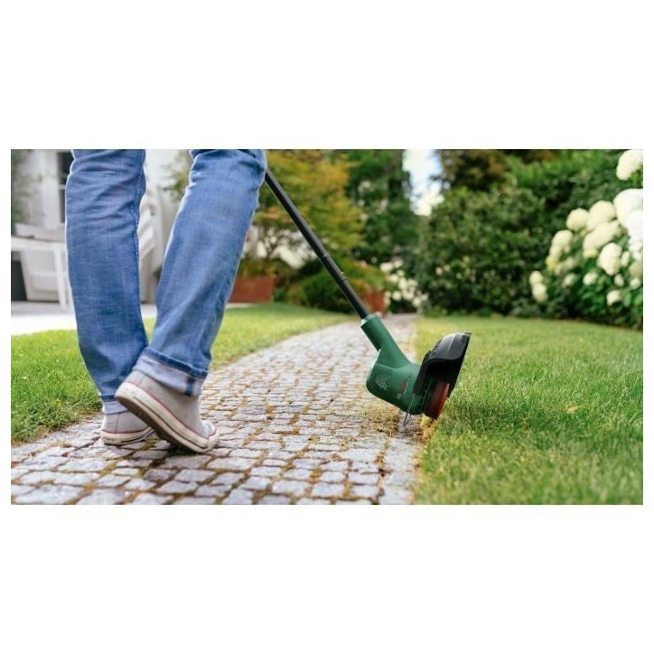 Coupe-bordures Bosch - EasyGrassCut 18-230 (1 Batterie, 1 chargeur, diametre de coupe : 23 cm) Coupe-bordures Bosch - EasyGrassCut 18-230 (1 Batterie, 1 chargeur, diametre de coupe : 23 cm)