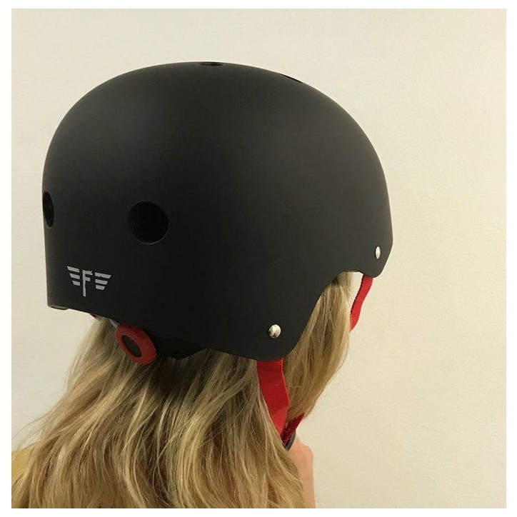 Casque de protection - FLYBLADE - Réglable - Taille M 56-58 cm - Systeme de réglage a l'arriere Casque de protection - FLYBLADE - Réglable - Taille M 56-58 cm - Systeme de réglage a l'arriere