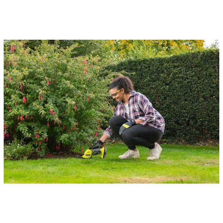 Cisaille a gazon et sculpteur de végétaux - RYOBI - RY18GSA-0 - 18V - Sans batterie ni chargeur Cisaille a gazon et sculpteur de végétaux - RYOBI - RY18GSA-0 - 18V - Sans batterie ni chargeur