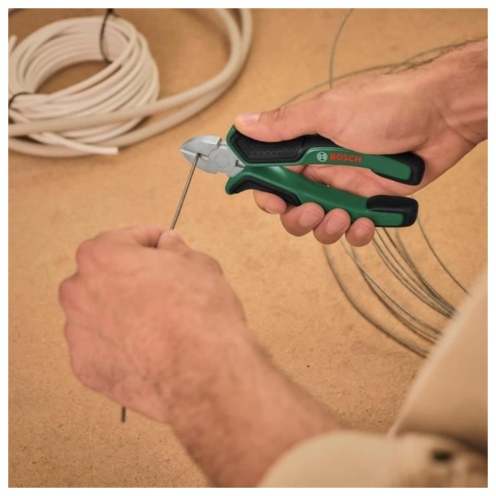 Bosch - Set de 4 pinces (coupante diagonale précise et durable, universelle, a bec long et multiprises) Bosch - Set de 4 pinces (coupante diagonale précise et durable, universelle, a bec long et multiprises)