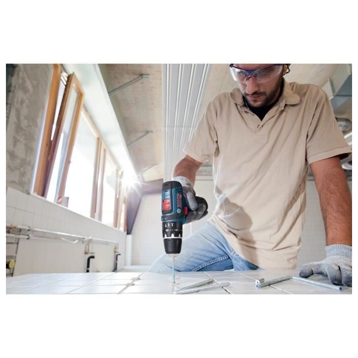 Perceuse-visseuse a percussion Bosch Professional GSB 12V-15 + 10 accessoires + 2 batteries 2,0Ah + Coffret
