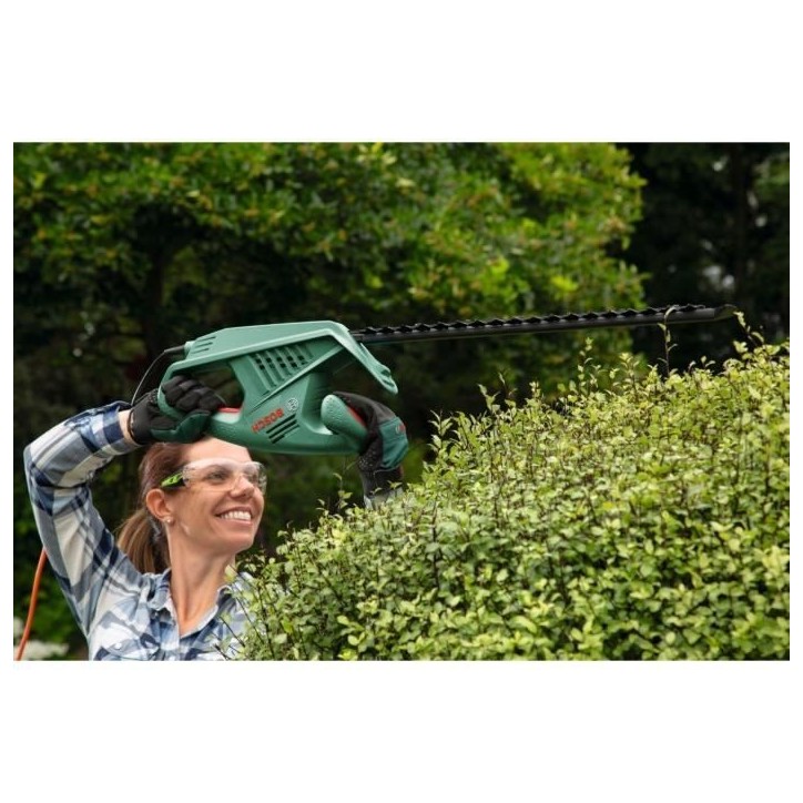 Taille-Haies électrique Bosch - EasyHedgeCut 55-16 (moteur 450 W, lames de 55 cm) Taille-Haies électrique Bosch - EasyHedgeCut 55-16 (moteur 450 W, lames de 55 cm)