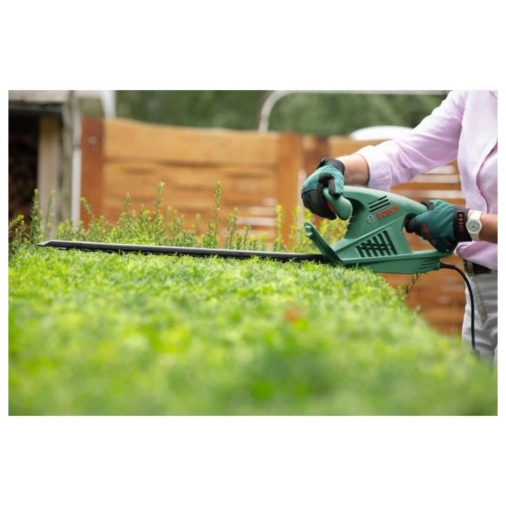 Taille-Haies électrique Bosch - EasyHedgeCut 55-16 (moteur 450 W, lames de 55 cm) Taille-Haies électrique Bosch - EasyHedgeCut 55-16 (moteur 450 W, lames de 55 cm)
