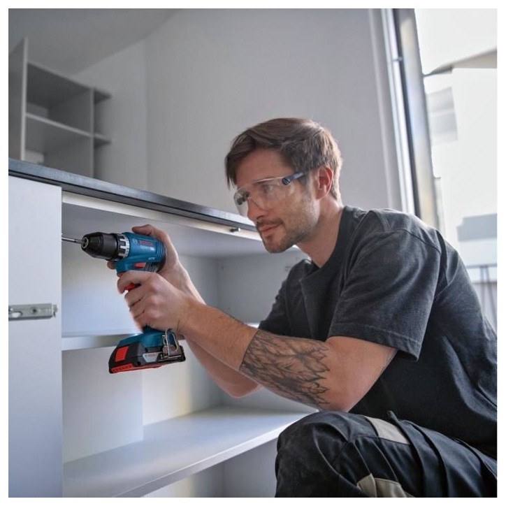 Perceuse-visseuse Bosch professional GSR 18V + 2 batteries 2,0Ah + chargeur + 82 pieces, en L-Case Perceuse-visseuse Bosch professional GSR 18V + 2 batteries 2,0Ah + chargeur + 82 pieces, en L-Case