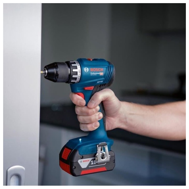 Perceuse-visseuse Bosch professional GSR 18V + 2 batteries 2,0Ah + chargeur + 82 pieces, en L-Case Perceuse-visseuse Bosch professional GSR 18V + 2 batteries 2,0Ah + chargeur + 82 pieces, en L-Case
