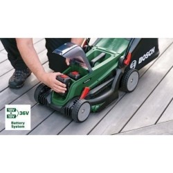 Bosch Tondeuse UniversalRotak 37-550 - avec 2 Batteries 4,0 Ah et Char