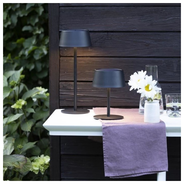 Lampe de table d'extérieur - BRILLIANT - PICCO - LED et solaire - Métal et plastique - 5 W - Noir dépoli Lampe de table d'extérieur - BRILLIANT - PICCO - LED et solaire - Métal et plastique - 5 W - Noir dépoli