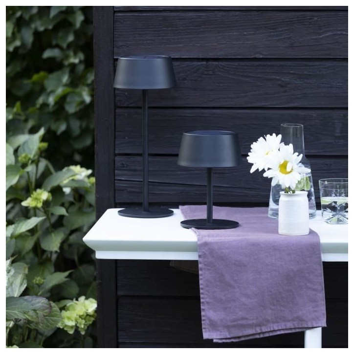 Lampe de table d'extérieur - BRILLIANT - PICCO - LED et solaire - Métal et plastique - 5 W - Noir dépoli Lampe de table d'extérieur - BRILLIANT - PICCO - LED et solaire - Métal et plastique - 5 W - Noir dépoli