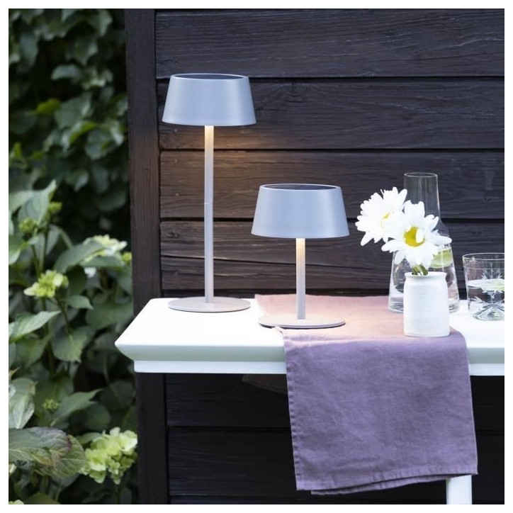 Lampe de table d'extérieur - BRILLIANT - PICCO - LED et solaire - Métal et plastique - 5 W - Gris dépoli Lampe de table d'extérieur - BRILLIANT - PICCO - LED et solaire - Métal et plastique - 5 W - Gris dépoli