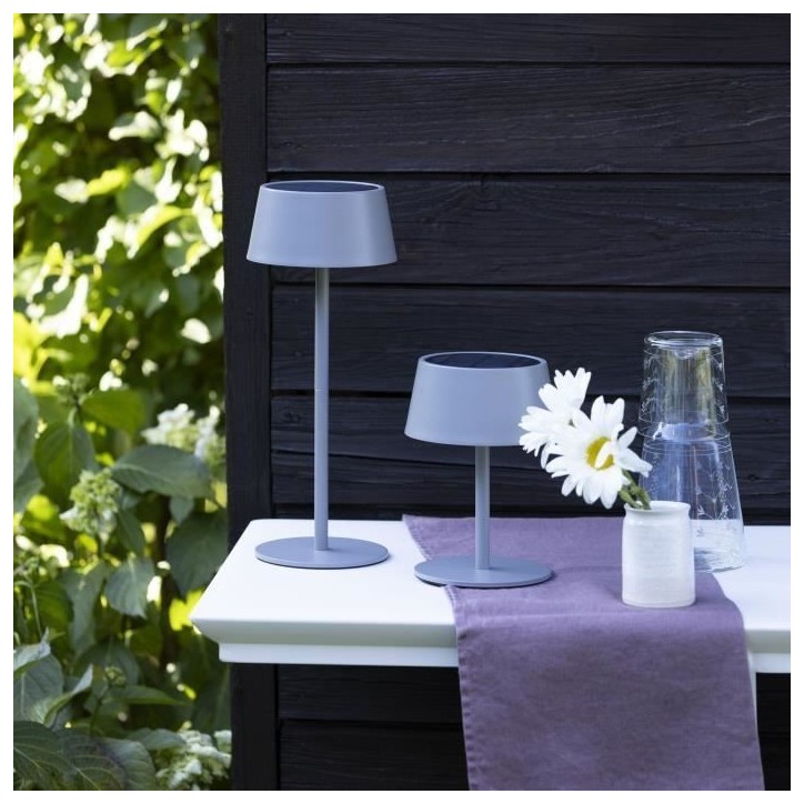 Lampe de table d'extérieur - BRILLIANT - PICCO - LED et solaire - Métal et plastique - 5 W - Gris dépoli Lampe de table d'extérieur - BRILLIANT - PICCO - LED et solaire - Métal et plastique - 5 W - Gris dépoli