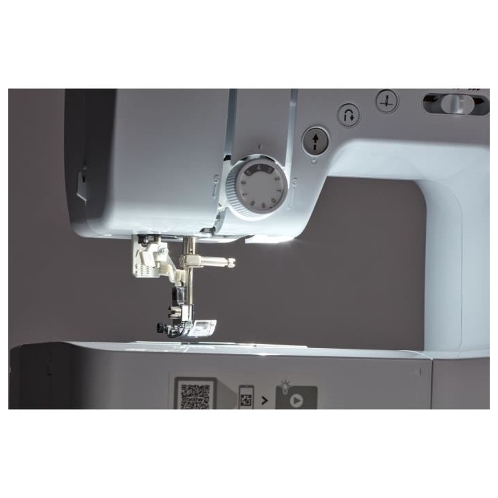 Machine a coudre électronique BROTHER FS40s - 40 points de couture - Enfile-aiguille automatique - Ecran LCD