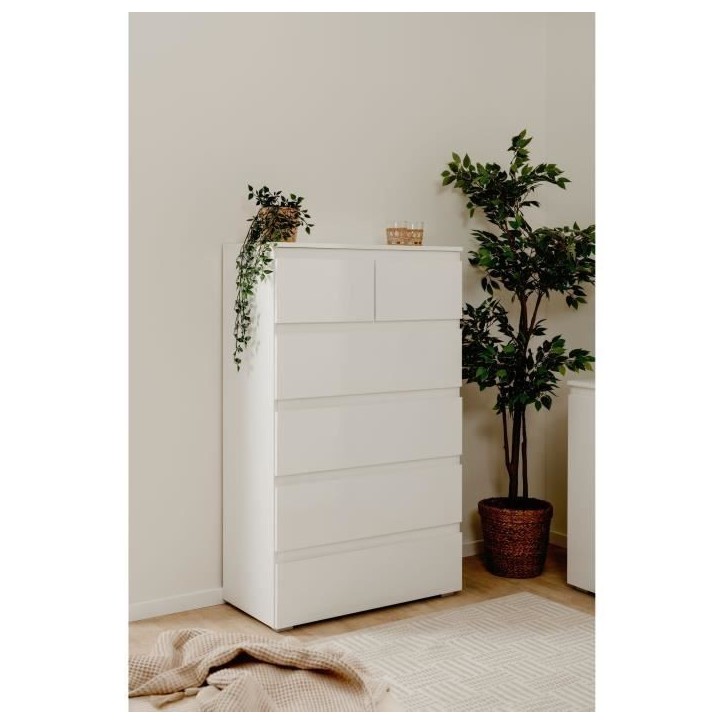 Commode CAPETOWN - Décor blanc brillant - 6 Tiroirs - L80 x H131,5 x P40 cm Commode CAPETOWN - Décor blanc brillant - 6 Tiroirs - L80 x H131,5 x P40 cm