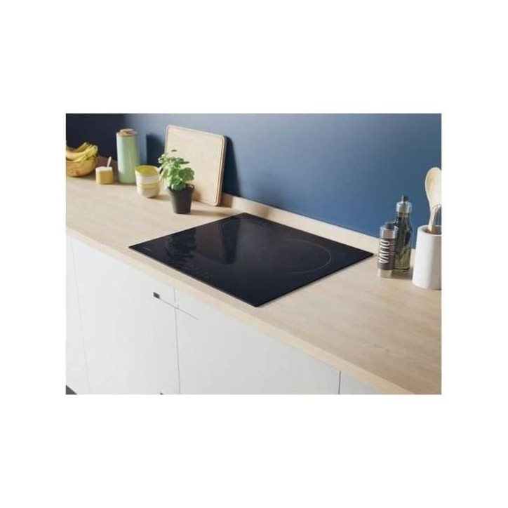 Plaque de cuisson induction CANDY 3 foyers - L 60 cm - CI633CBB/1 - Noir Plaque de cuisson induction CANDY 3 foyers - L 60 cm - CI633CBB/1 - Noir