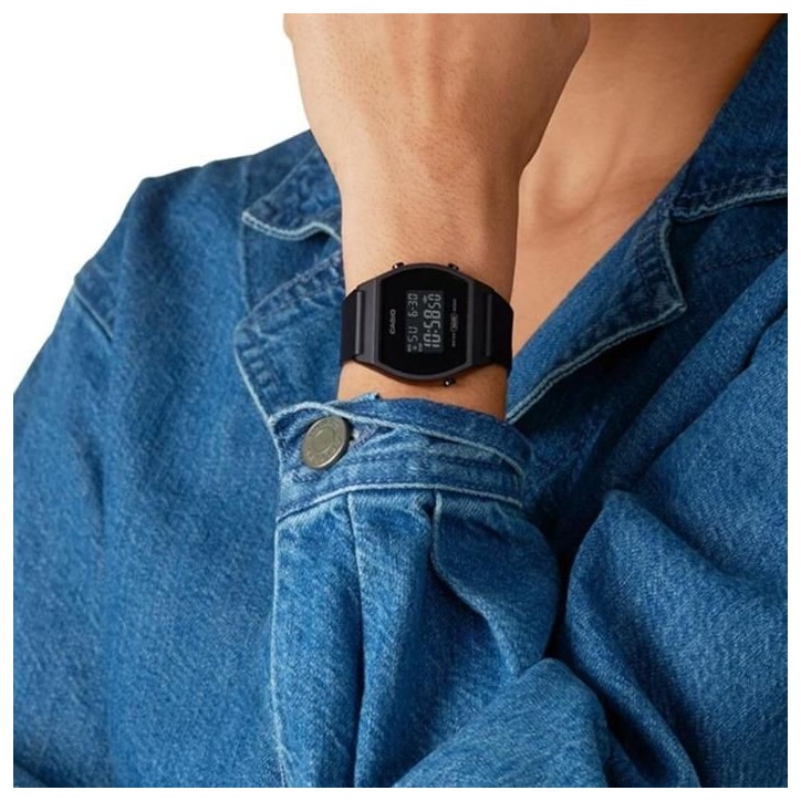 Montre Casio Collection Femme Noir - CASIO - Quartz - Etanchéité 5 Atm - Digital Montre Casio Collection Femme Noir - CASIO - Quartz - Etanchéité 5 Atm - Digital
