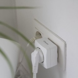 Set 2 mini prises - CHACON - On/Off - 2300 W (FR) + télécommande - B