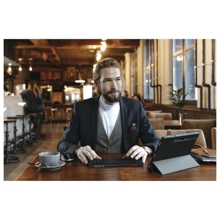 Clavier compact 2,4 GHz, Bluetooth 5.0 et filaire - CHERRY KW 9200 MINI - Rechargeable - Noir Clavier compact 2,4 GHz, Bluetooth 5.0 et filaire - CHERRY KW 9200 MINI - Rechargeable - Noir