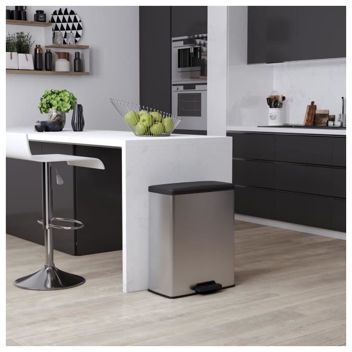 Poubelle Rectangle - DECO BIN - CURVER - 65L - Design moderne - 49 x 29 x 61 cm - Gris métallisé Poubelle Rectangle - DECO BIN - CURVER - 65L - Design moderne - 49 x 29 x 61 cm - Gris métallisé