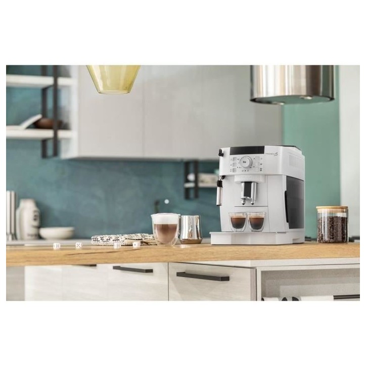 Espresso avec broyeur a grains - DELONGHI - Magnifica S ECAM22.110.W - 1,8 L - 250 g - 15 bar - 1450 W - Silver et noir Espresso avec broyeur a grains - DELONGHI - Magnifica S ECAM22.110.W - 1,8 L - 250 g - 15 bar - 1450 W - Silver et noir