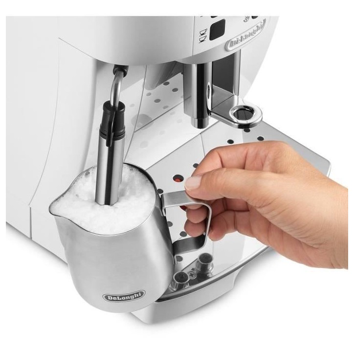 Espresso avec broyeur a grains - DELONGHI - Magnifica S ECAM22.110.W - 1,8 L - 250 g - 15 bar - 1450 W - Silver et noir Espresso avec broyeur a grains - DELONGHI - Magnifica S ECAM22.110.W - 1,8 L - 250 g - 15 bar - 1450 W - Silver et noir